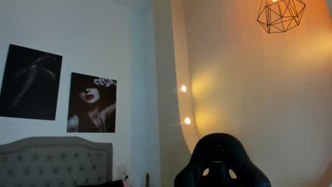 Snapshot of emma_rousz chatting on 10-13-25, 05:07 emma online show from 10-13-25, 05:07