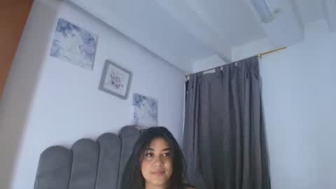 Snapshot of emma_saenz01 chatting on 07-07-26, 11:14 emma_saenz01 online show from 07-07-26, 11:14