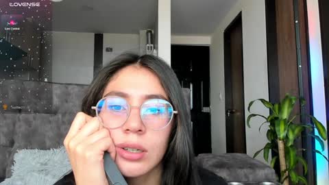 Snapshot of emma_sandovaal chatting on 12-18-24, 05:31 Emma online show from 12-18-24, 05:31