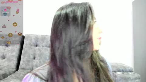 Snapshot of emma_sandovaal chatting on 01-30-25, 02:27 Emma online show from 01-30-25, 02:27