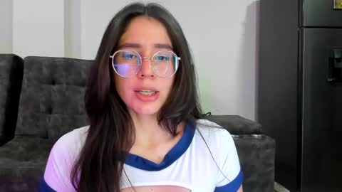 Snapshot of emma_sandovaal chatting on 03-05-25, 04:34 Emma online show from 03-05-25, 04:34
