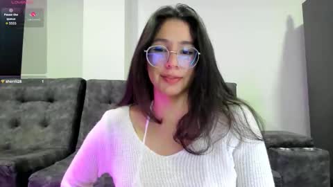 Snapshot of emma_sandovaal chatting on 10-20-25, 03:51 Emma online show from 10-20-25, 03:51