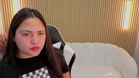 Emma online show from 09-26-25, 03:21