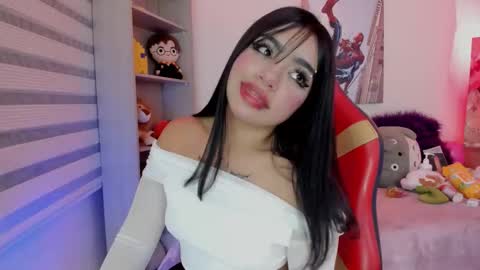 EMMA  online show from 12-18-25, 01:33