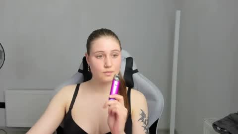 Emma online show from 06-15-26, 12:18