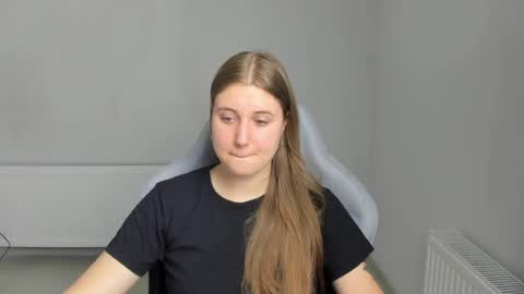 Emma online show from 07-10-26, 06:39