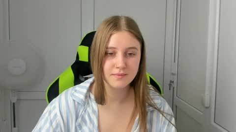 Emma online show from 07-30-26, 06:23