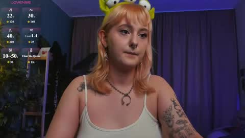 Snapshot of emma_thomps chatting on 05-31-26, 02:13 Rose online show from 05-31-26, 02:13