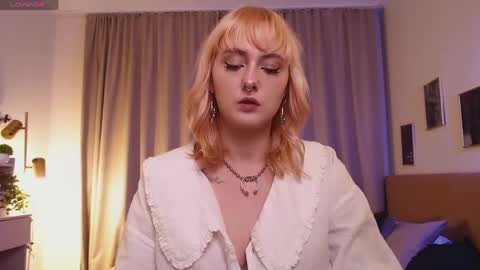 Snapshot of emma_thomps chatting on 06-01-26, 02:08 Rose online show from 06-01-26, 02:08