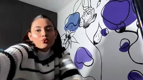 Snapshot of emma_thompson1 chatting on 03-17-26, 06:55 Emma online show from 03-17-26, 06:55