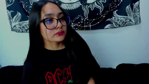 Snapshot of emma_timli1 chatting on 10-17-25, 03:20 Emma online show from 10-17-25, 03:20