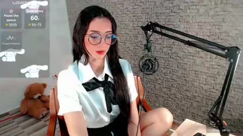 Snapshot of emma_unu chatting on 08-04-26, 02:48 Emma online show from 08-04-26, 02:48