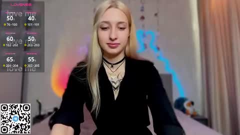 Emma online show from 07-30-26, 01:32