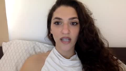 Emma online show from 01-30-25, 05:17