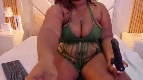 Snapshot of emmabrantt_ chatting on 05-13-26, 04:21 EmmaBrantt online show from 05-13-26, 04:21