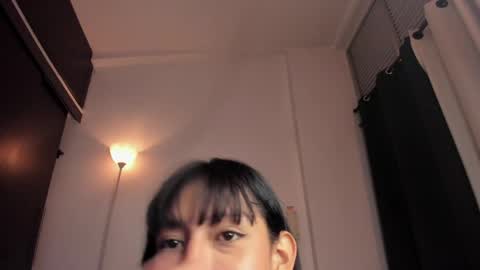 emmaclark_1 online show from 05-27-26, 01:57