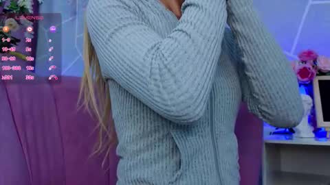 Snapshot of emmacortez chatting on 09-22-25, 11:45 emma cortez online show from 09-22-25, 11:45