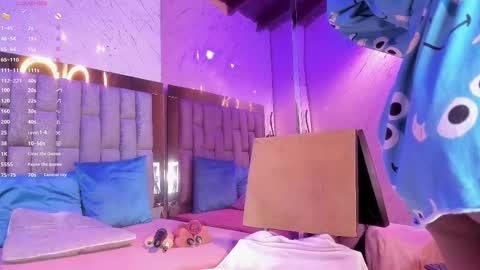 Snapshot of emmaduque chatting on 02-16-25, 05:59 Emma Duque online show from 02-16-25, 05:59