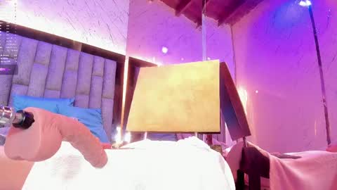 Snapshot of emmaduque chatting on 03-03-25, 02:04 Emma Duque online show from 03-03-25, 02:04