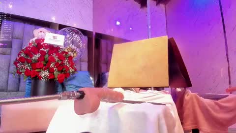 Snapshot of emmaduque chatting on 03-08-25, 11:49 Emma Duque online show from 03-08-25, 11:49