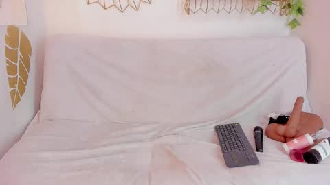 Snapshot of emmaduque chatting on 10-16-25, 08:15 Emma Duque online show from 10-16-25, 08:15