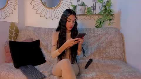 Snapshot of emmaduque chatting on 11-01-25, 07:49 Emma Duque online show from 11-01-25, 07:49