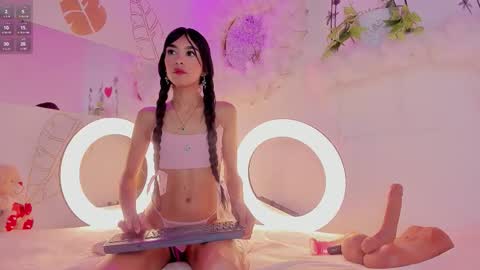 Snapshot of emmaduque chatting on 11-23-25, 06:52 Emma Duque online show from 11-23-25, 06:52