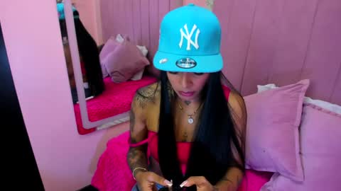 Snapshot of emmaebony_ chatting on 05-15-26, 03:02 emmaebony_ online show from 05-15-26, 03:02