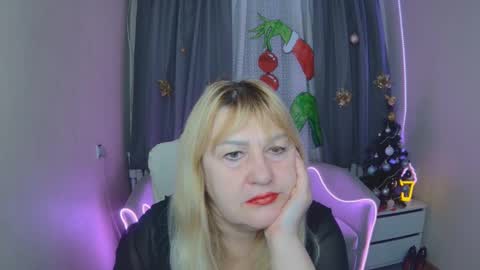 emmaellison924117 online show from 12-17-25, 07:03