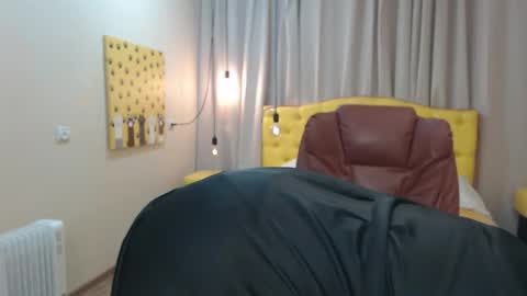 emmaellison924117 online show from 05-01-26, 06:40