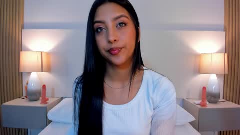 emmaespencer  online show from 04-10-26, 11:26