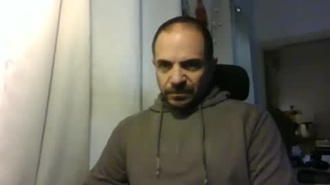 Snapshot of emmagold123 chatting on 04-03-26, 04:43 Ariel online show from 04-03-26, 04:43
