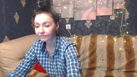 Snapshot of emmagoldx chatting on 12-15-24, 10:39 EmmaGoldX online show from 12-15-24, 10:39