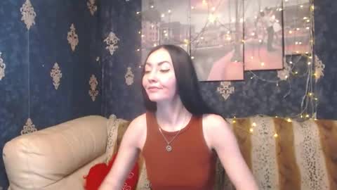 Snapshot of emmagoldx chatting on 12-17-24, 06:56 EmmaGoldX online show from 12-17-24, 06:56