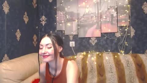 Snapshot of emmagoldx chatting on 12-20-24, 02:08 EmmaGoldX online show from 12-20-24, 02:08