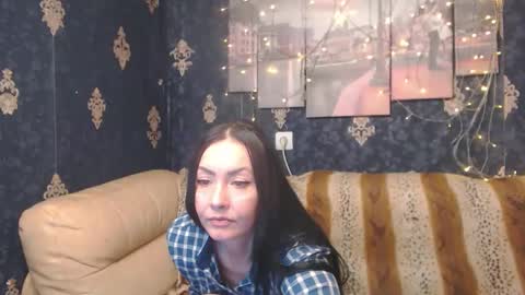Snapshot of emmagoldx chatting on 12-24-24, 12:11 EmmaGoldX online show from 12-24-24, 12:11