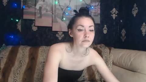 Snapshot of emmagoldx chatting on 02-17-25, 12:16 EmmaGoldX online show from 02-17-25, 12:16