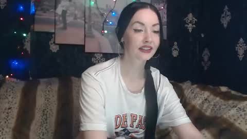 Snapshot of emmagoldx chatting on 02-19-25, 05:06 EmmaGoldX online show from 02-19-25, 05:06