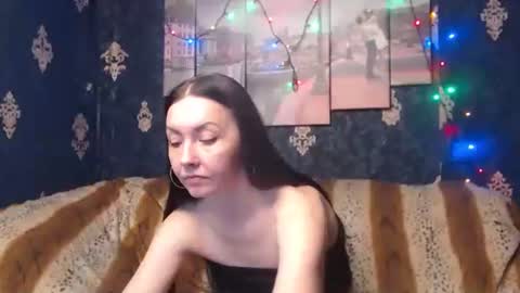 Snapshot of emmagoldx chatting on 03-05-25, 01:39 EmmaGoldX online show from 03-05-25, 01:39