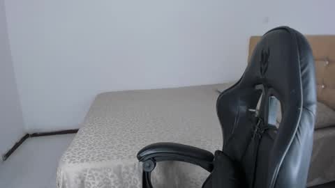 Jennifer online show from 01-11-26, 10:48