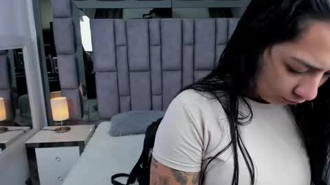 EMMA HILL online show from 12-16-25, 11:04