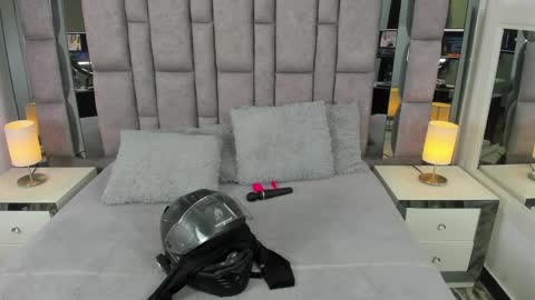 EMMA HILL online show from 05-23-26, 11:03