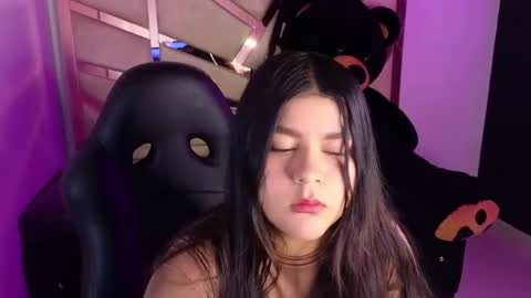Snapshot of emmalee_a chatting on 12-23-24, 10:53 Emma online show from 12-23-24, 10:53