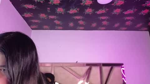 Snapshot of emmalee_a chatting on 12-28-24, 10:58 Emma online show from 12-28-24, 10:58