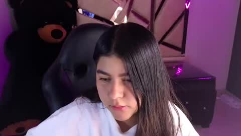 Snapshot of emmalee_a chatting on 12-28-24, 01:59 Emma online show from 12-28-24, 01:59