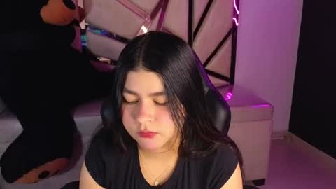 Snapshot of emmalee_a chatting on 01-26-25, 11:39 Emma online show from 01-26-25, 11:39