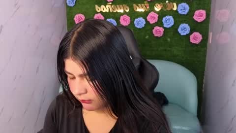 Snapshot of emmalee_a chatting on 01-31-25, 04:38 Emma online show from 01-31-25, 04:38