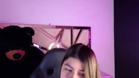 Snapshot of emmalee_a chatting on 02-20-25, 04:46 Emma online show from 02-20-25, 04:46