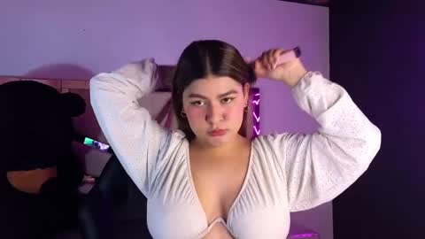 Snapshot of emmalee_a chatting on 02-26-25, 10:36 Emma online show from 02-26-25, 10:36