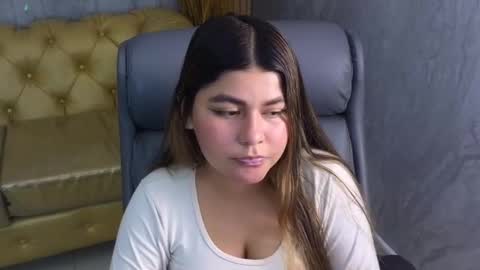 Snapshot of emmalee_a chatting on 03-05-25, 04:46 Emma online show from 03-05-25, 04:46